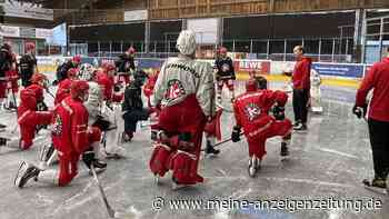 Capitano Rische wechselt hinter die Bande