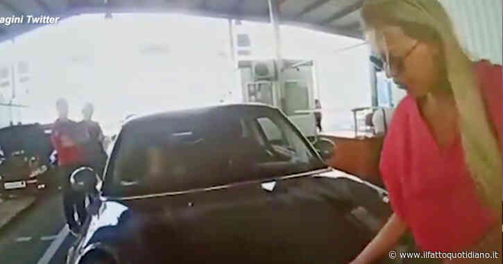 Mosca diffonde il video della presunta assassina di Darya Dugina: la donna entra in Russia con la figlia