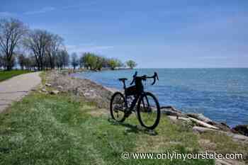 This Exhilarating Detroit Area Trail Takes You To The Most Crystal Blue Lake - Only In Your State