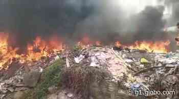 Incêndio atinge terreno baldio na Zona Leste de Natal e nuvem de fumaça chama atenção - Globo.com