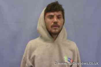 Three Arkansas officers suspended after video captures suspect being beaten up - Dudley News