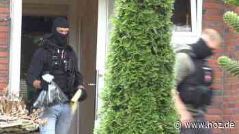 Zwei Gebäude durchsucht: Einsatz in Papenburg: Polizei findet Drogen und Waffen - NOZ