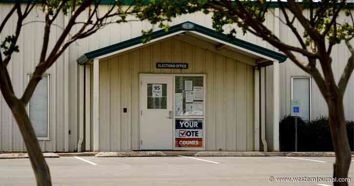 Rural Texas County Gut-Punched by Election Workers' Decision Ahead of Midterms
