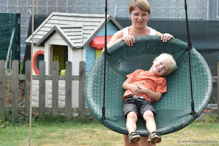 Kelly’s zoontje lijdt aan zeldzame ziekte die mogelijk ook de zoon van Kobe Ilsen treft: “Ik voelde dat het taboe was”