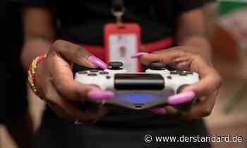 Viele spielen öfter mit Computer oder Handy als vor der Covid-19-Pandemie - DER STANDARD