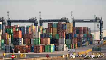 Strike at biggest shipping port adds to UK industrial chaos - ABC News