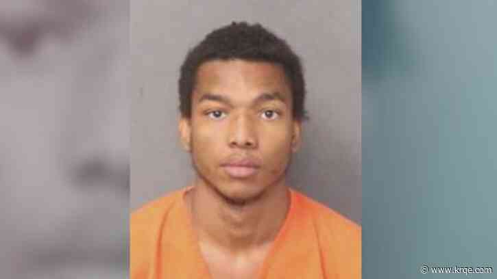 State asks that bosque stabbing suspect be kept behind bars until trial