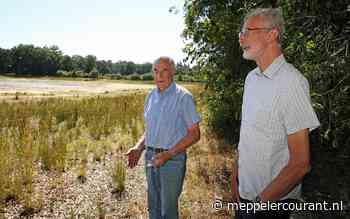 Broers Roelof en Berend Coster zien met lede ogen aan hoe het boerenland van hun ouders bij 't Schot in Staphorst nieuwe natuur is geworden. 'Een oud cultuurlandschap is voorgoed verwoest' - Meppeler Courant