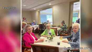 Residents at Brandon Oaks raise money for scholarship program to help student-employees - WSLS 10