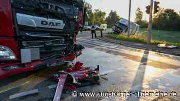 Unfall auf B311 bei Einsingen: Zwei Lkw stoßen zusammen