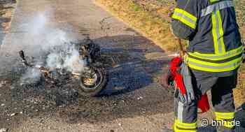 Mofa steht in Flammen und löst Flächenbrand in Forst aus - BNN - Badische Neueste Nachrichten