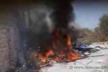 Incendio a Muraglie di Miele sulla strada per Floridia - Nuovo Sud