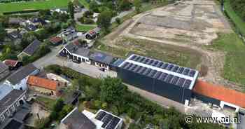 Bewoners Abbenbroek balen van blunder gemeente: plots 'grijze wand' achter huizen - AD