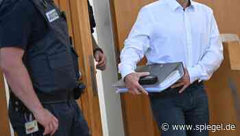 Pforzheim: Mann schmuggelt Goldspäne aus Trauringfabrik – vier Jahre Haft - DER SPIEGEL - DER SPIEGEL