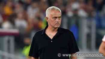 Roma, Mourinho si lamenta del prato dell'Olimpico: "Un campo di patate" - La Lazio Siamo Noi