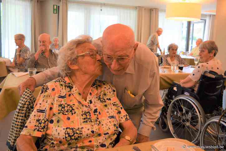 “75 jaar getrouwd en nog nooit ruzie gemaakt: niemand gelooft ons en tóch is het zo”