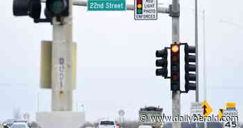 Judge gives Oakbrook Terrace OK to use red-light cameras, for now