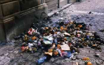 Vandali in azione: rifiuti abbandonati e incendiati in via Manzoni a Gallarate - malpensa24.it