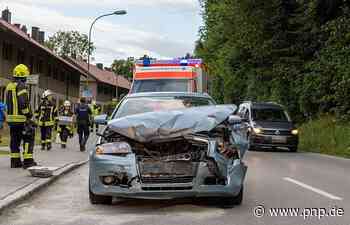 Abbiegendes Auto übersehen: Drei Leichtverletzte - Trostberg - Passauer Neue Presse - PNP.de