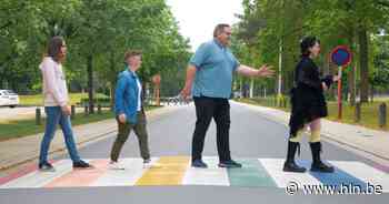 Lommel krijgt eerste regenboogzebrapad - Het Laatste Nieuws