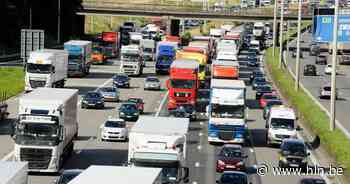 Ongeval op de R0 Ring van Brussel richting Halle: middenrijstrook versperd - Het Laatste Nieuws