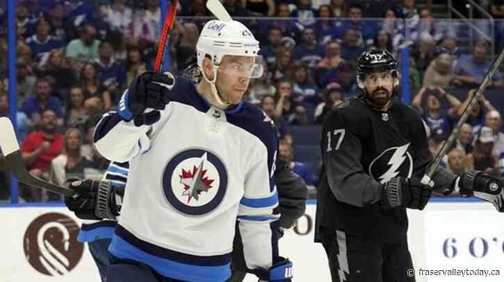 Hurricanes sign veteran forward Paul Stastny to 1-year deal