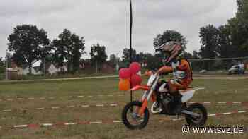 Hagenow-Heide: Kleiner Ortsteil feiert Kinderfest mit Bull-Riding und Motocross - svz – Schweriner Volkszeitung