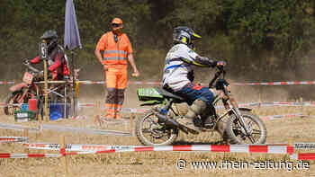 Staubfressen bei großer Trockenheit: Mofas knattern übers Klottener Stoppelfeld - Rhein-Zeitung