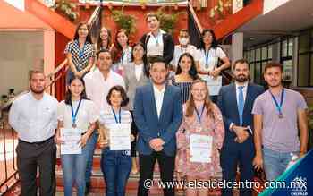 Calvillo entrega primer Premio Municipal de la Juventud - El Sol del Centro