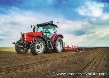 Drivers warned to watch out for farm equipment - Red Deer Advocate