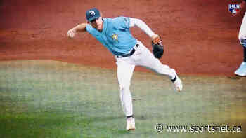 Daily Dash: Lopez leaps, Walls barehands and Twins turn a triple play - Sportsnet.ca