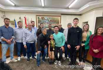 Cia de Dança de Capivari de Baixo recebe homenagem por destaque no maior festival de dança do mundo - Folha Regional WEb TV