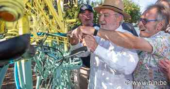Vernieuwd Fietsenmonument feestelijk ingehuldigd boven de Parikeberg | Brakel | hln.be - Het Laatste Nieuws
