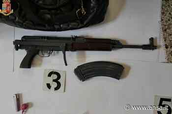 Kalashnikov in garage a Catania, 2 arrestati - Sicilia - Agenzia ANSA