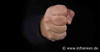 Augsburg: 'Rabiater Senior' schlägt 18-Jährigen mit der Faust - Bundespolizei sucht nach Zeugen - inFranken.de