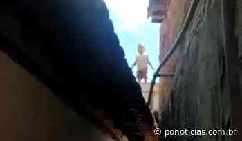 Lagoa Formosa: garotinho de um ano e dez meses sobe por escada e vai parar em cima de telhado de residência - P.O Notícias