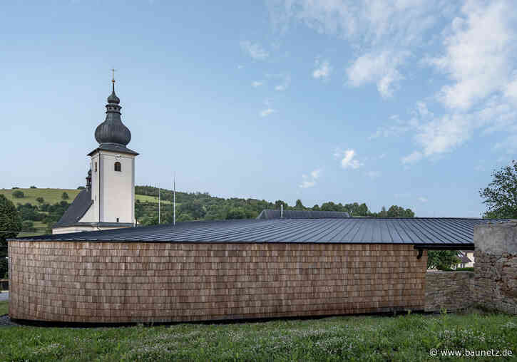 Umarmende Geste
 - Kirchenzentrum in Tschechien von Studio AEIOU