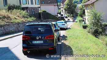 Ärgernis in Altensteig: Verkehr stockt wegen parkenden Autos