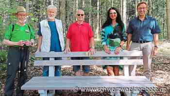 Spende der Urschelstiftung: Neue  Bänke im Nagolder   Killbergwald