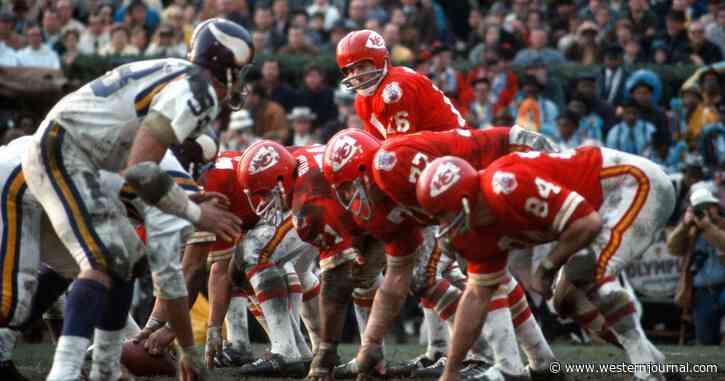Hall of Fame Quarterback and Broadcaster Len Dawson Dies at Age 87