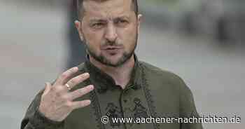 Von Aachen in die Ukraine: „Karlspreis“-Künstlerin macht Furore: Präsident Selenskyj trägt Hemd mit Stickereien von Rufina Bazlova