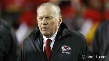 Hall of Fame Kansas City Chiefs quarterback Len Dawson dies at 87