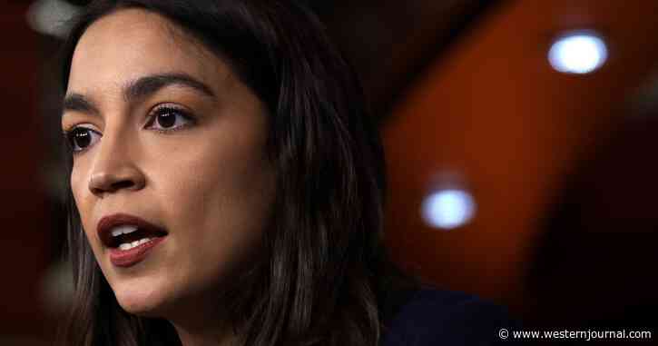 AOC Accused of 'Blowing Off' Crucial Financial Rules as Spokeswoman Admits Congresswoman Is in Violation of Federal Law