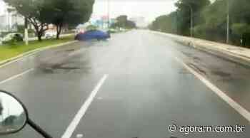 Homem invade canteiro em Natal com carro de luxo - Agora RN