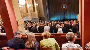 Bayreuth: Wagners "Götterdämmerung" in norddeutschen Kinos - NDR.de