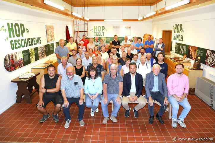 Hopboeren ontmoeten elkaar in hopmuseum