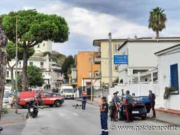 Bacoli, spara alla moglie e si barrica in casa: fermato dai carabinieri dopo l'irruzione - Gol del Napoli