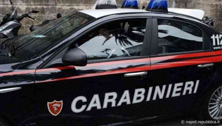 Bacoli, preso l'80enne che si era barricato in casa dopo aver sparato alla moglie - La Repubblica