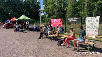 Erstaufnahme Nostorf-Horst: Freiwillige bieten Asylbewerbern rechtliche und medizinische Beratung - svz – Schweriner Volkszeitung