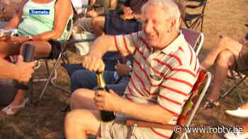 Erhan Demirci entertaint publiek tijdens ROBtv Vertellingen in Tremelo - ROB-tv